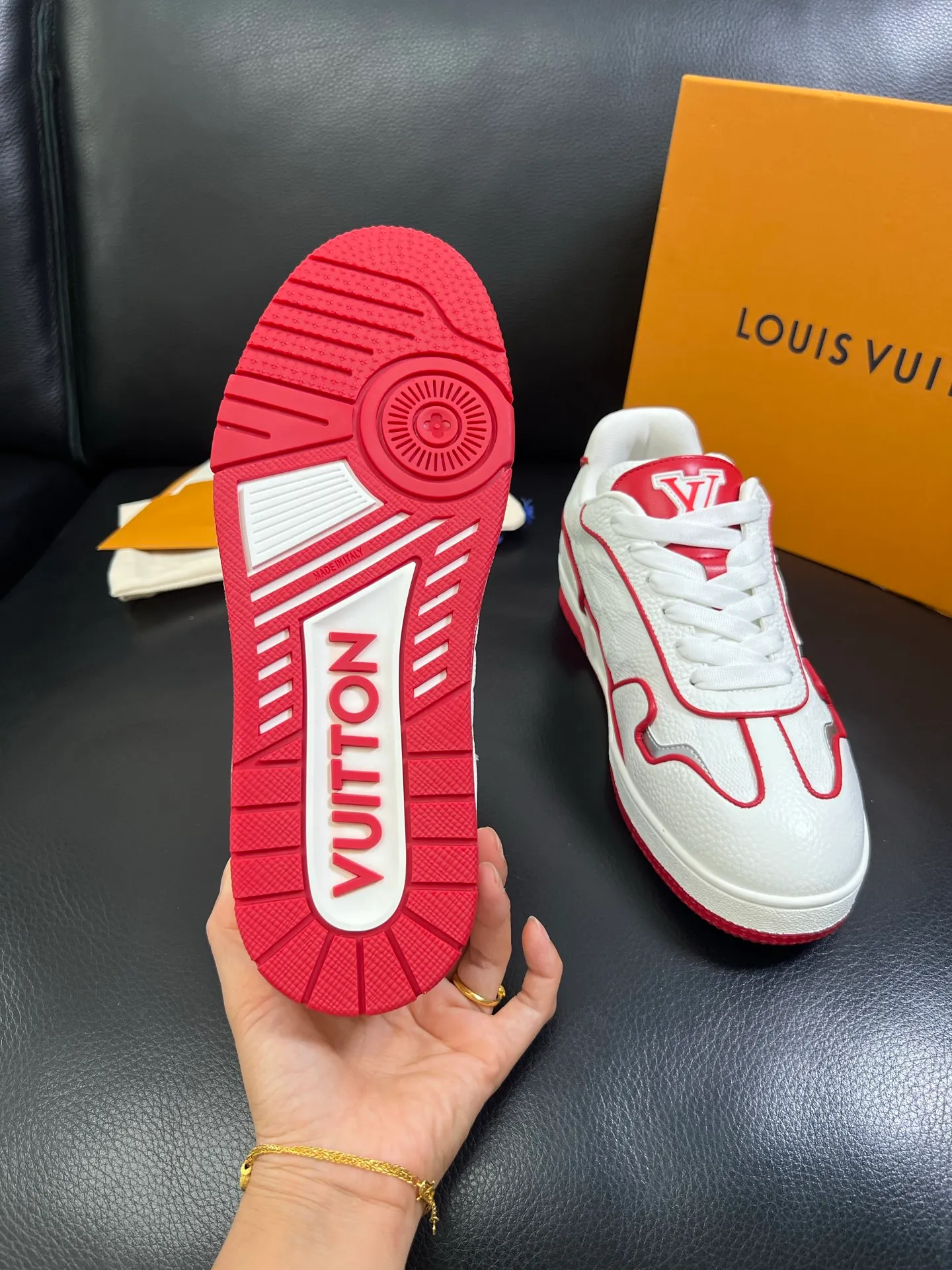 Men's shoes💰840 Lv 🔍Top purchasing agent🇮🇹 Louis Vuitton, the sports sneaker counter is synchronized, the uppers are imported from Italy, high-quality splicing colorful and complex crafts, the imported mesh padding is soft and comfortable, soles: original soles specially provided by the original factory, T men's men's shoes 💰U exclusive movable molded soles are super comfortable, original factory and single goods, 🔍🔍high quality, you can enter and leave the counter at will, welcome to compare, code number 39-44 (customized 38 45) 85878